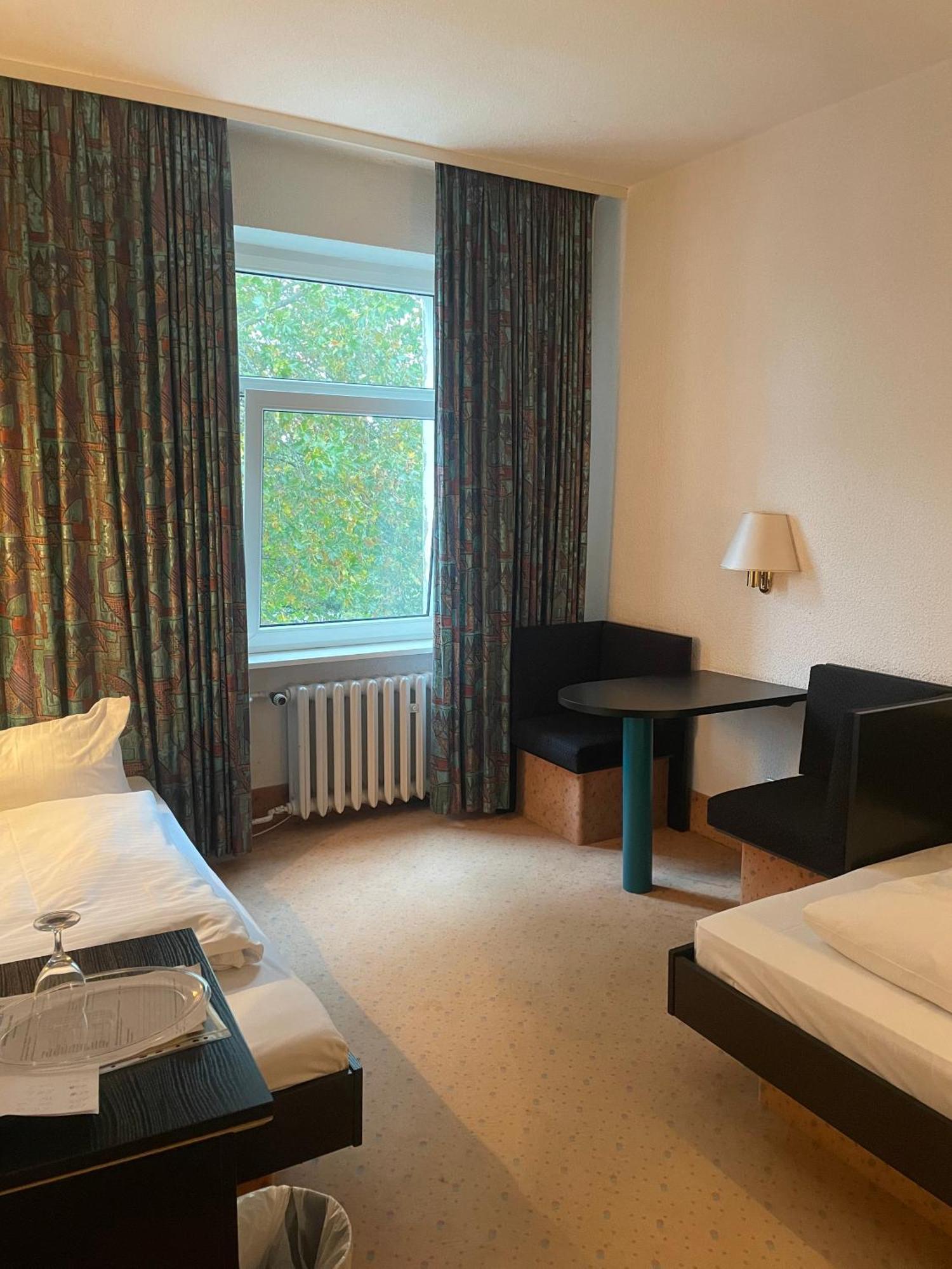 Hotel Bitterfelder Hof Buitenkant foto