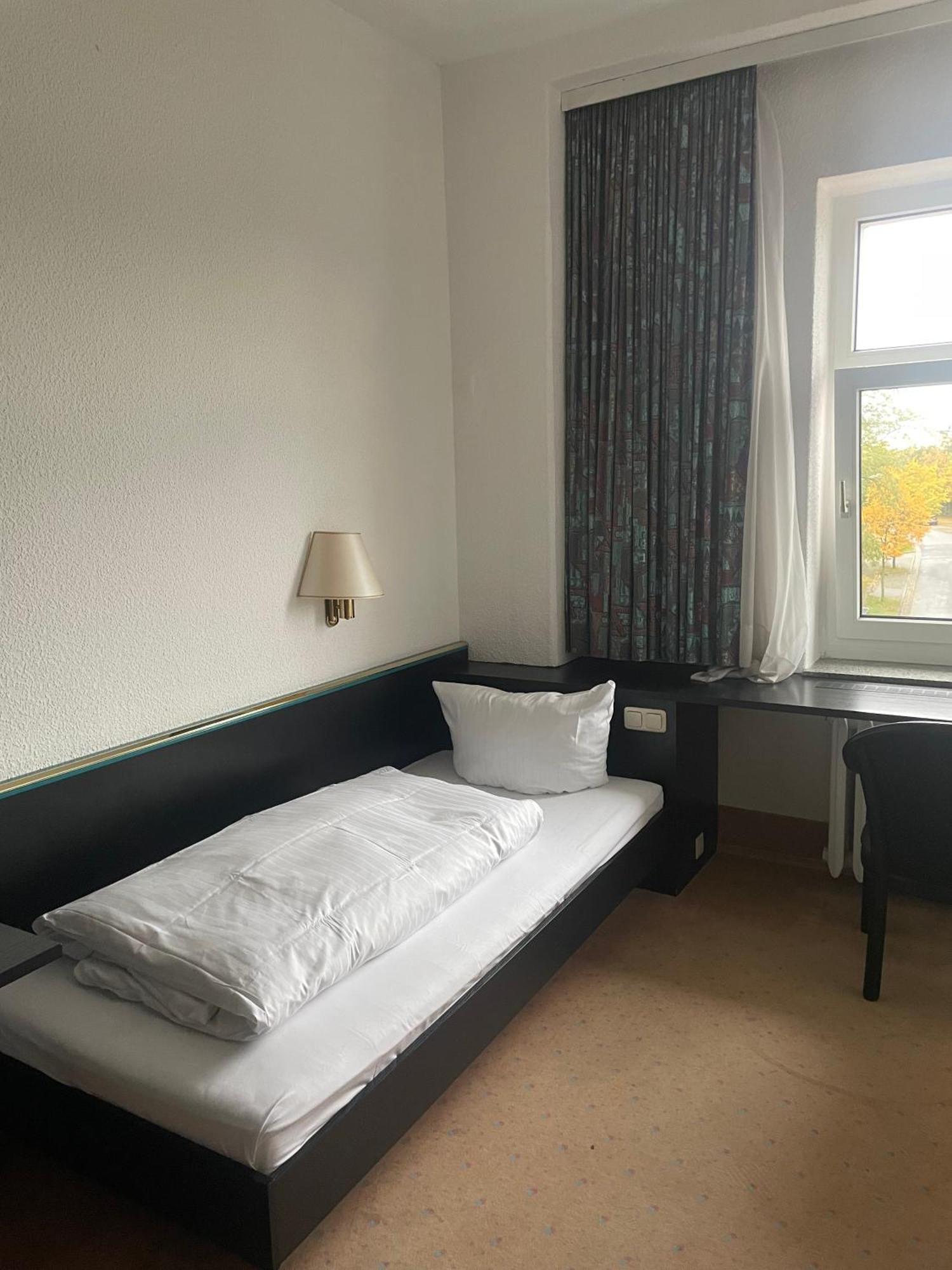Hotel Bitterfelder Hof Buitenkant foto